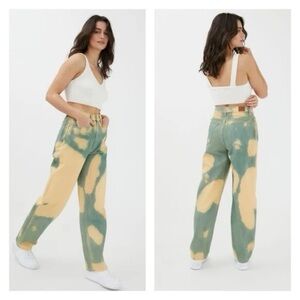 BDG Urban Outfitters Acid Wash Mom Jeans High Rise Baggy Size 27